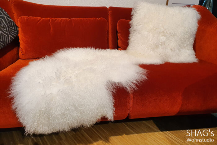 SHAGs Wohnstudio München Decken Wohnen Geschenkartikel ClickandCollect CallandCollect Felle Fellkissen curly weiß