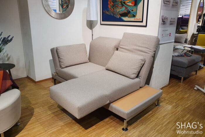 SHAGs Wohnstudio München Schwabing Ausstellungs-Angebot Funktionssofas Schlafsofas Couchen Eckgruppen Relax Zweisitzer Stoff mit Ablage brühl moule