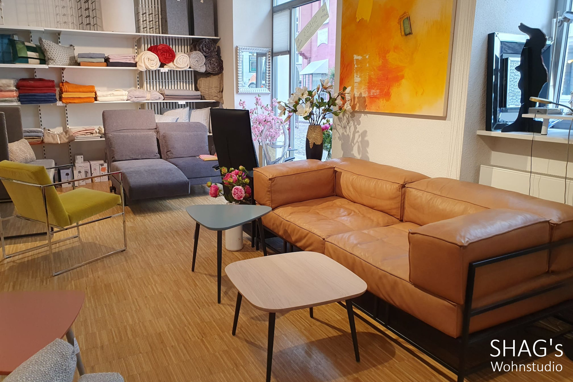 SHAGs Wohnstudio München Schwabing brühl easy pieces Eckgruppen Sofas Couchen Relax Lounge Beistelltische Couchtische Ausstellungstische