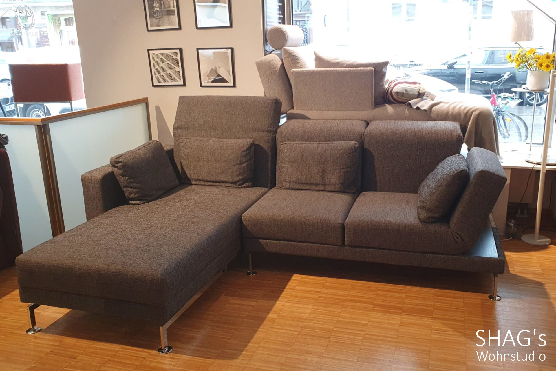 SHAGs Wohnstudio Sofas Ecklösungen Ecksofas Couchen Schlafen Relaxen moule small Ausstellungsangebot